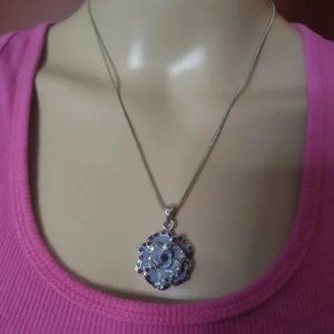 Elegant Flower Necklace